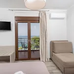 Sea View Apollo & In *