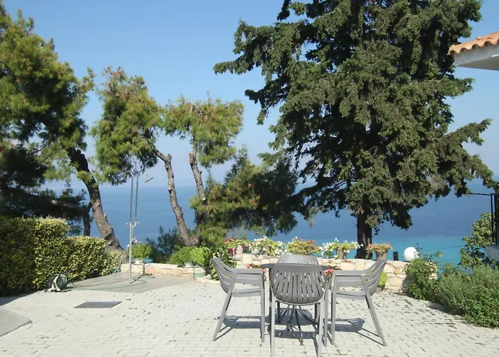 Sea View Apollo & In *