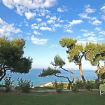 Sea View Apollo & In *
