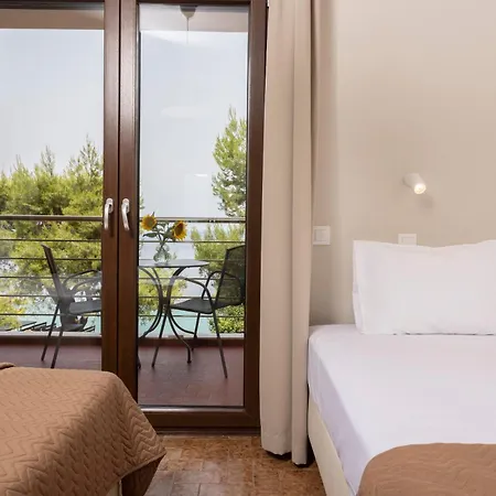 Sea View Apollo & In