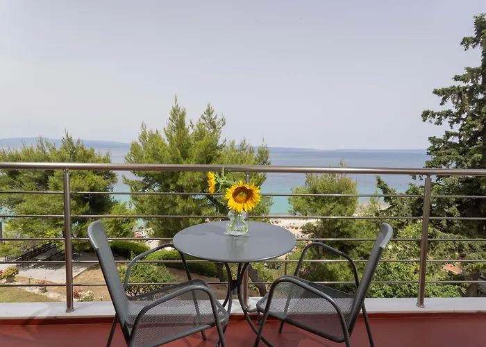 Sea View Apollo & In *