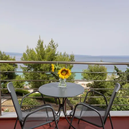 Sea View Apollo & In *